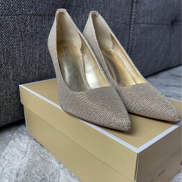 Michael kors gold glitter pump heels - Picture 3 of 8